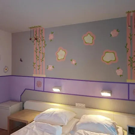 Hotel Gaudi 3*