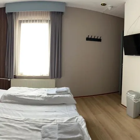 Gaudi Hotel 3*